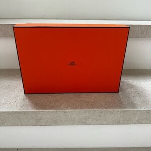 Hermes box fits shoes